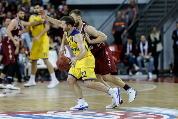 成比赛局势 成比赛局势