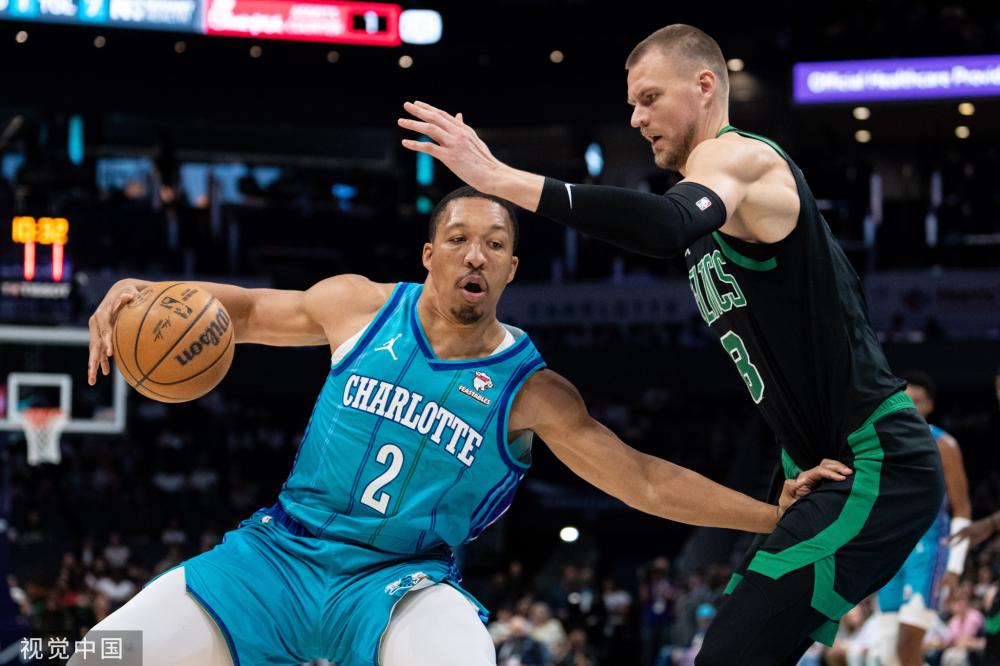 将目光转向 将目光转向